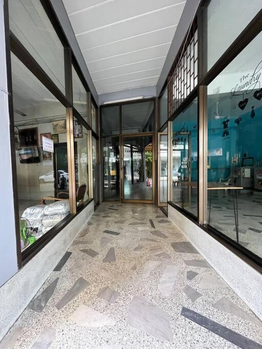 Room101 In Wanna Apartment Патая Екстериор снимка